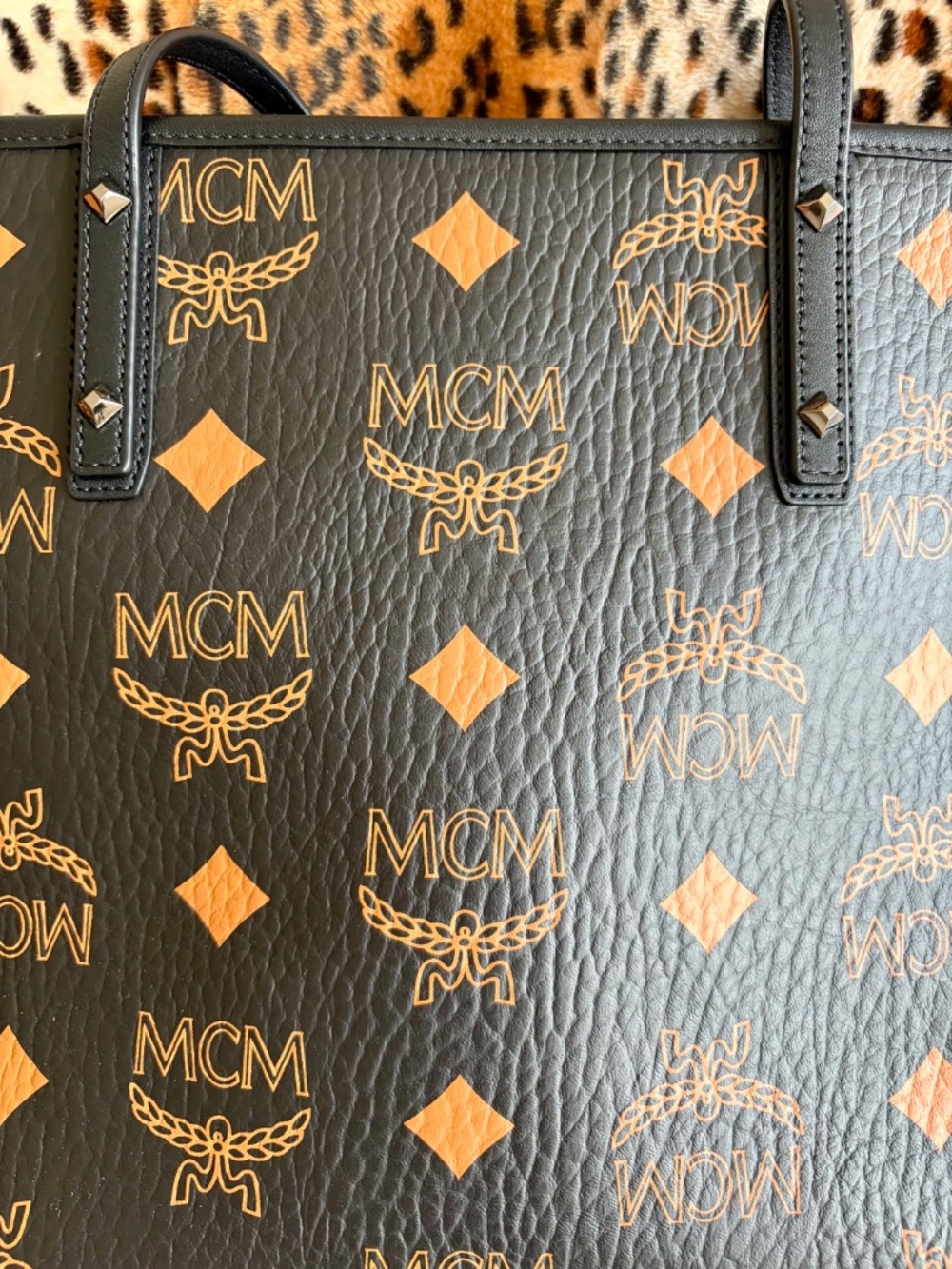 MCM Aren Tote - Black and Orange - Picture 4 of 14